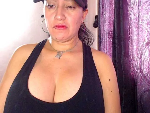 Live sex webcam photo for AlexandrinaFenix #292215018