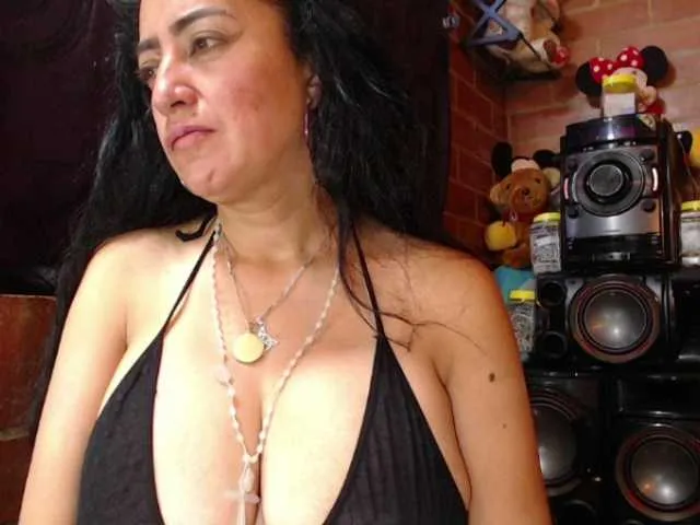 Live sex webcam photo for AlexandrinaFenix #293975237