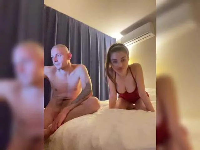 Live sex webcam photo for AlexhabAlinaa #293599232