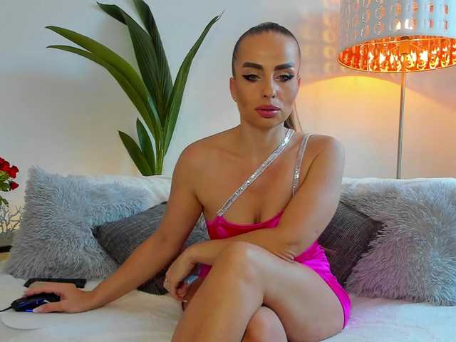 Live sex webcam photo for AlexiaLexx #276183691