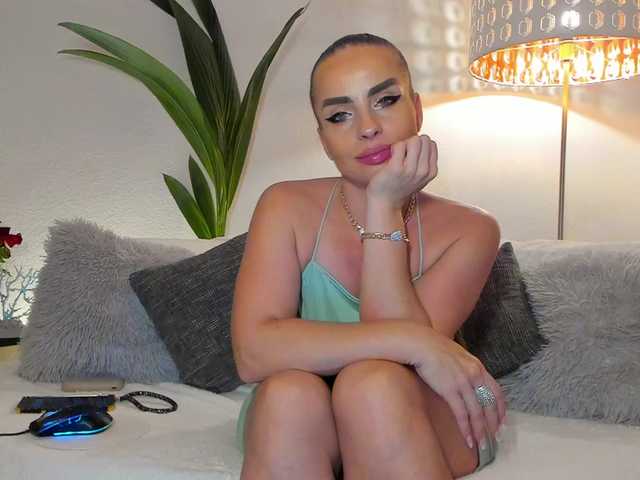 Live sex webcam photo for AlexiaLexx #276208634