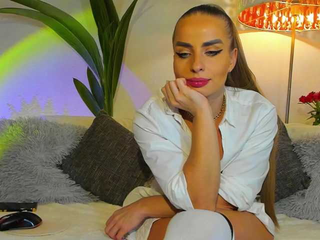 Live sex webcam photo for AlexiaLexx #276804383