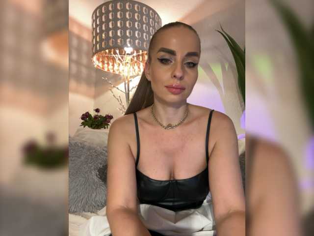 Live sex webcam photo for AlexiaLexx #276876490