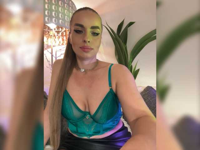 Live sex webcam photo for AlexiaLexx #276894561