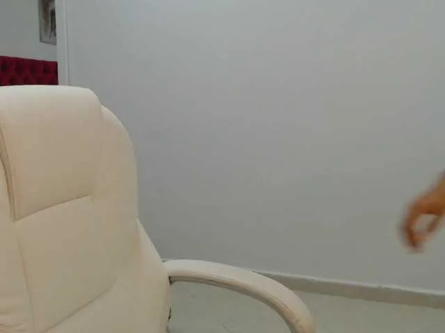 Live sex webcam photo for Alexiahotxxx #273772588