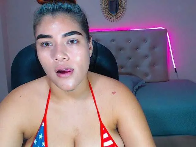 Live sex webcam photo for Alexiahotxxx #274549242