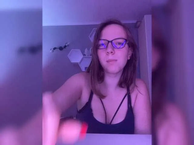 Live sex webcam photo for Alexis-Dalla1 #274471301