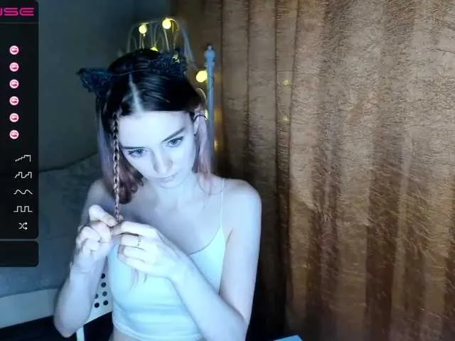 Live sex webcam photo for Alexis-Miss #288024703