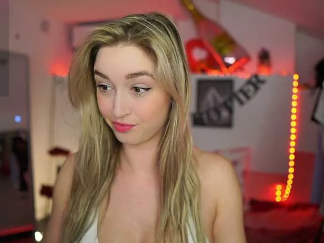 Live sex webcam photo for AlexisTexas18 #290800567