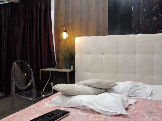 Live sex webcam photo for AlexisssAngel #272386096