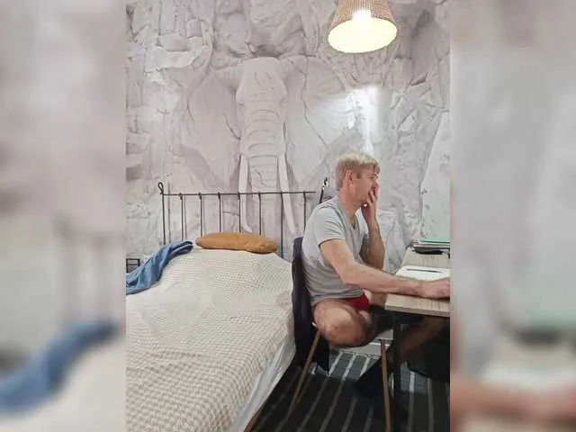 Live sex webcam photo for Alexn-k #290991322