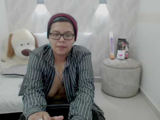 Live sex webcam photo for AlexxFranco #272643435
