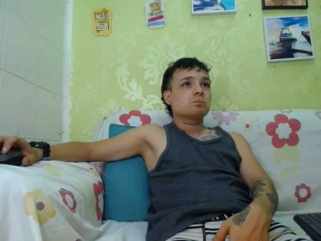 Live sex webcam photo for AlfonsoHalls #275445481