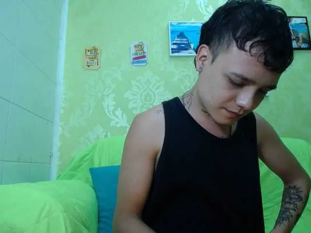 Live sex webcam photo for AlfonsoHalls #275479809