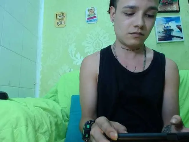 Live sex webcam photo for AlfonsoHalls #275491057