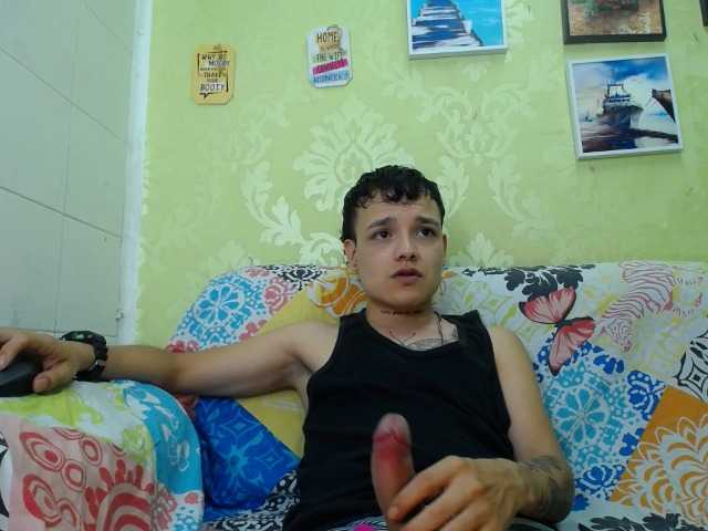 Live sex webcam photo for AlfonsoHalls #275518125