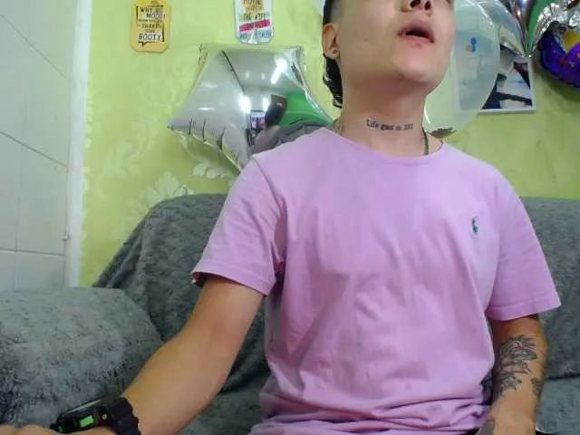 Live sex webcam photo for AlfonsoHalls #275568847