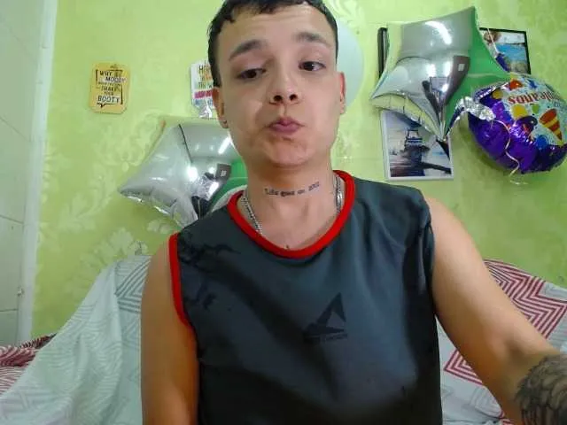 Live sex webcam photo for AlfonsoHalls #275599384