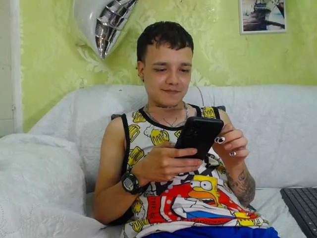 Live sex webcam photo for AlfonsoHalls #275633387