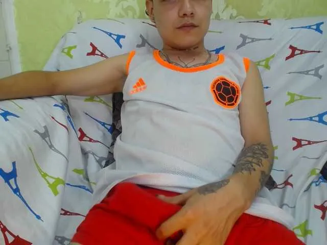 Live sex webcam photo for AlfonsoHalls #275663588