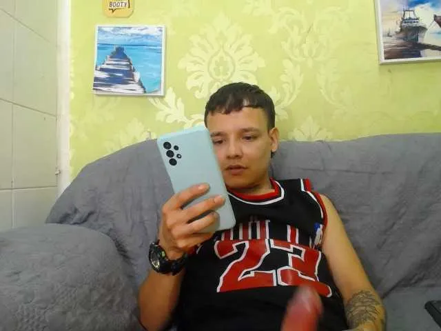 Live sex webcam photo for AlfonsoHalls #275676981