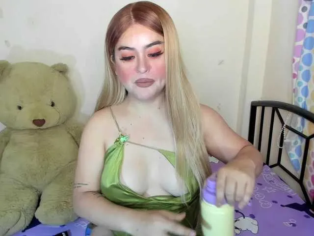 Live sex webcam photo for Alia-Crazy #293395318