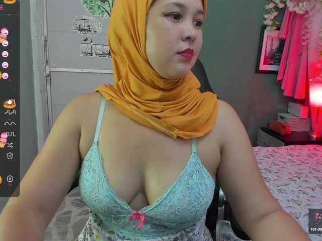 Live sex webcam photo for AliaJedaah #277278916