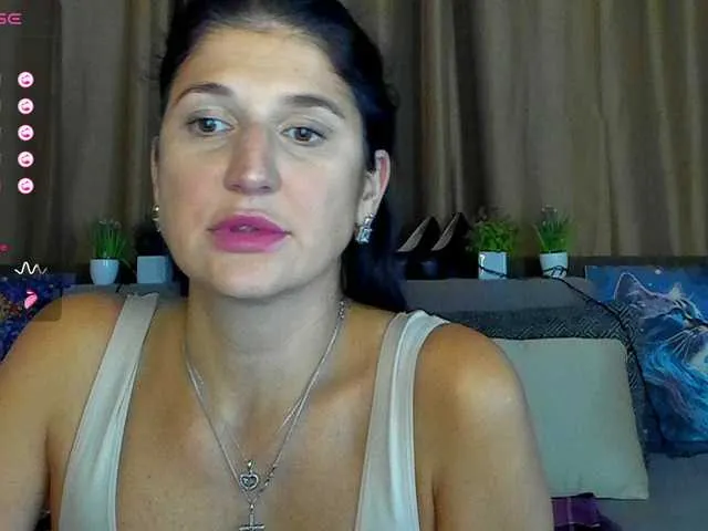 Live sex webcam photo for AliannaSoloKisses #292081170