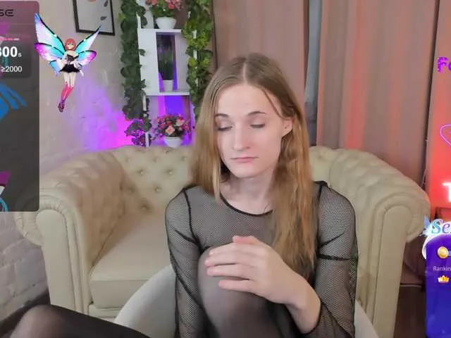 Live sex webcam photo for Alice-Cartier #290806267