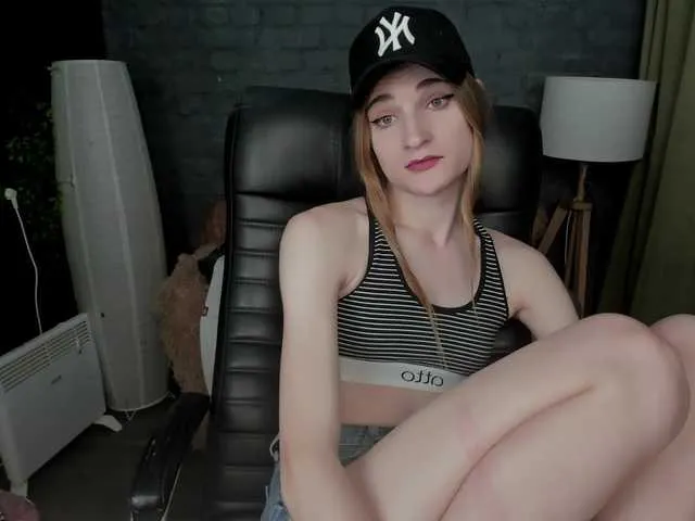 Live sex webcam photo for Alice-Cartier #291662809