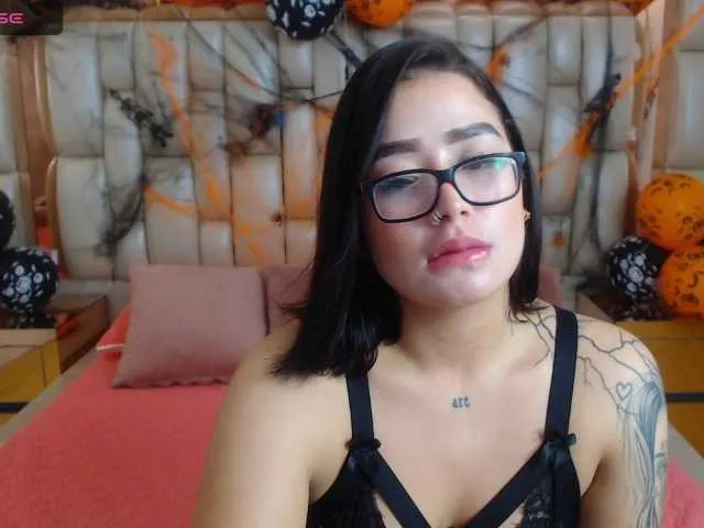 Live sex webcam photo for Alice-Monroe #276569507