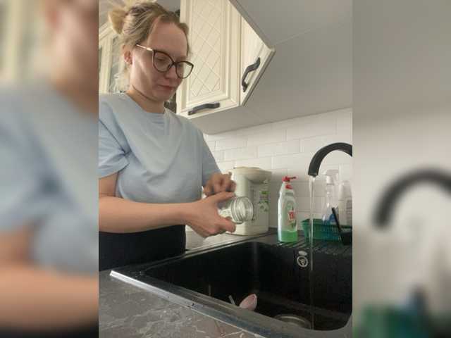 Live sex webcam photo for Alice-Works-on-Mortgage #277770400