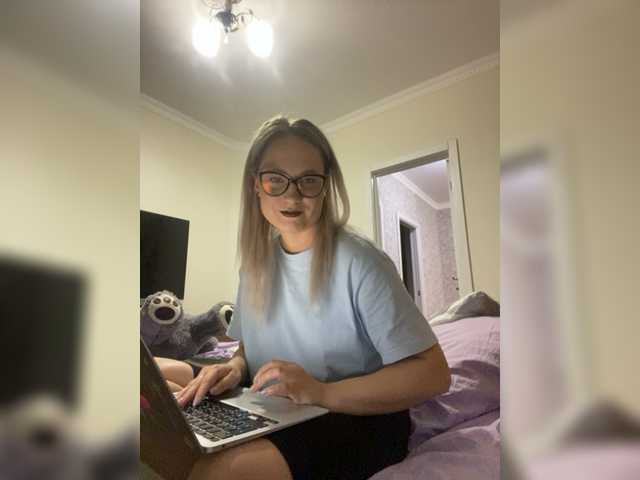 Live sex webcam photo for Alice-Works-on-Mortgage #277953642