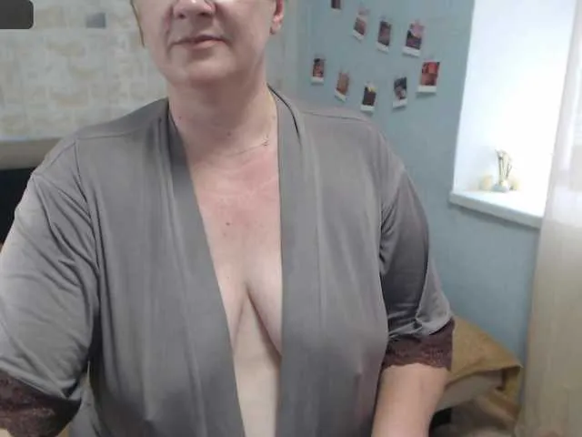 Live sex webcam photo for Alice333 #276198582