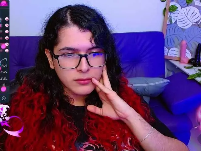 Live sex webcam photo for AliceBathory1 #273418111