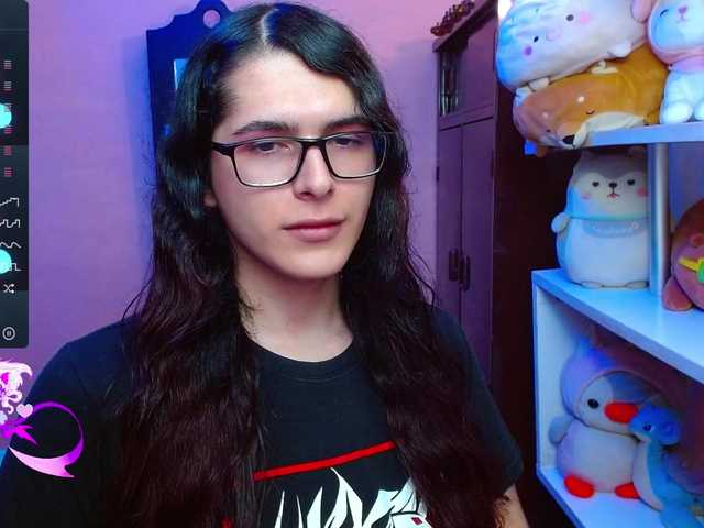 Live sex webcam photo for AliceBathory1 #290403771