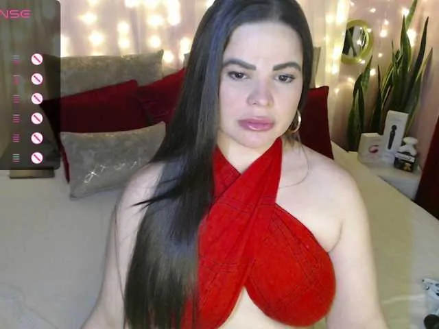 Live sex webcam photo for AliceBraga #294073199