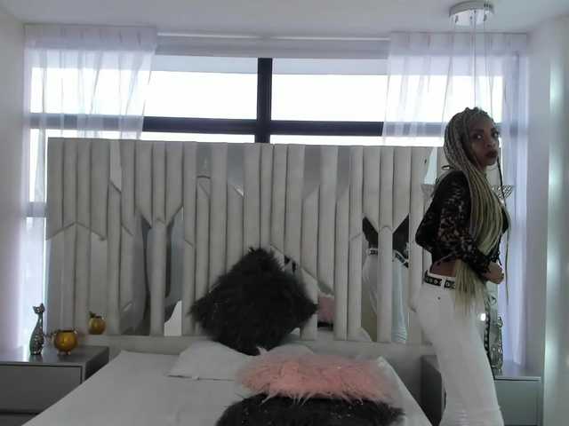 Live sex webcam photo for AliceBroown #272114126