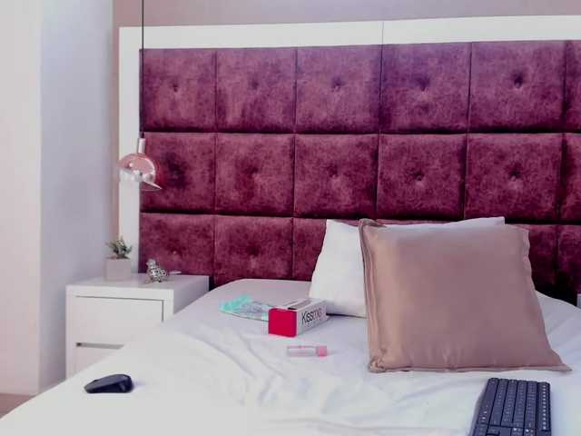 Live sex webcam photo for AliceBroown #272216008