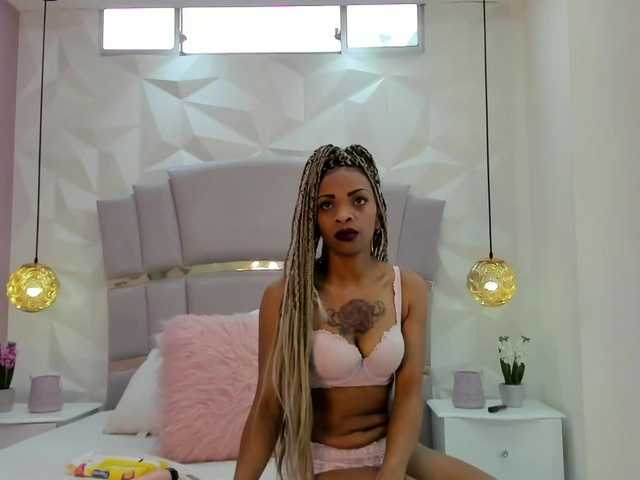 Live sex webcam photo for AliceBroown #272343349