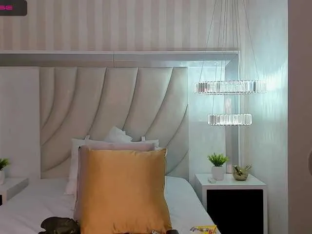 Live sex webcam photo for AliceBroown #272489421