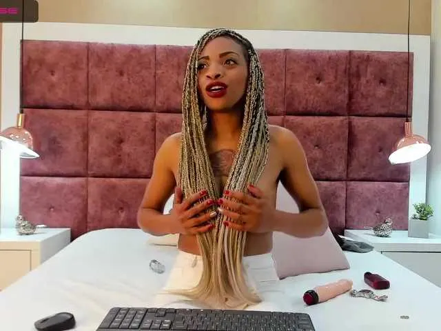 Live sex webcam photo for AliceBroown #272499528