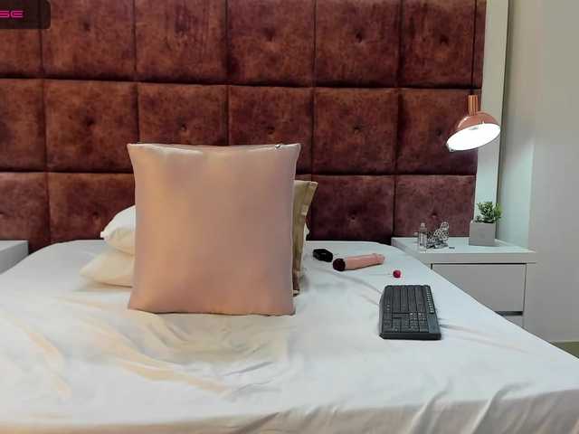 Live sex webcam photo for AliceBroown #272503057