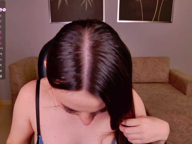 Live sex webcam photo for AliceHarper1 #290366133