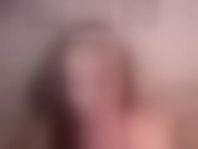 Live sex webcam photo for AliceHarper1 #294155343