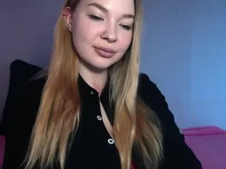 Live sex webcam photo for AliceKisss #230751730