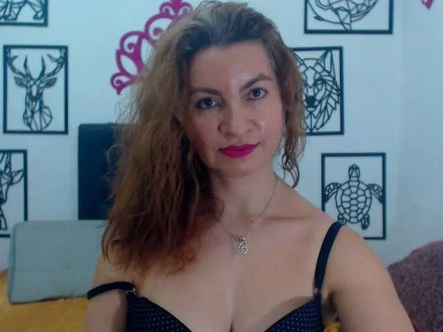 Live sex webcam photo for AliceMiller13 #271946807