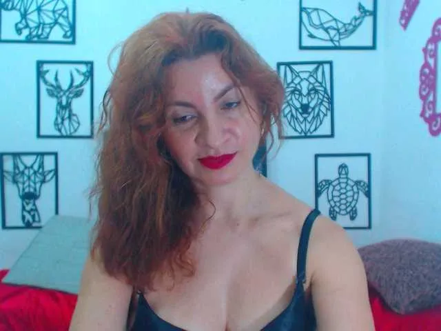 Live sex webcam photo for AliceMiller13 #272071300