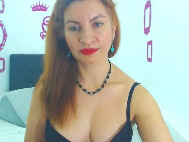 Live sex webcam photo for AliceMiller13 #272792446