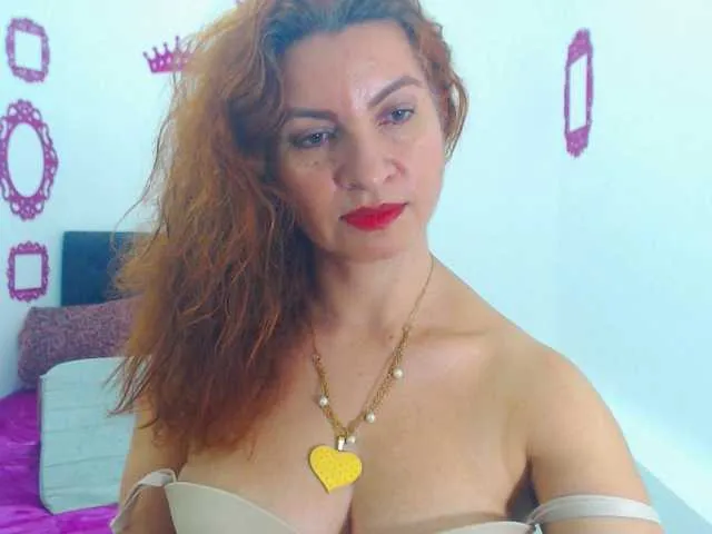 Live sex webcam photo for AliceMiller13 #272909710